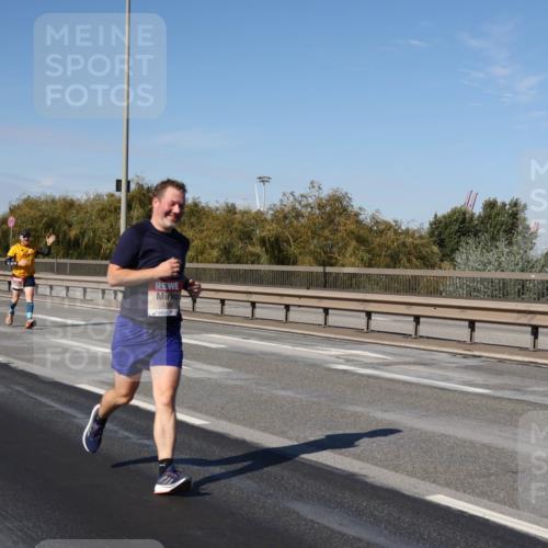 03.10.2025 - Köhlbrandbrückenlauf Julia Fischer http://msf.ph/oto/9011964 03.10.2025 13:01:20 Position 3 4760 meine-sportfotos.de
