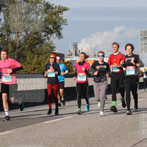03.10.2025 - Köhlbrandbrückenlauf Luisa Fischer http://msf.ph/oto/9011973 03.10.2025 10:54:44 Position 3 2117, 1755, 2560, 3010, 1670, 1355, 3369 meine-sportfotos.de