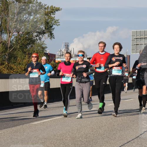 03.10.2025 - Köhlbrandbrückenlauf Luisa Fischer http://msf.ph/oto/9011977 03.10.2025 10:54:44 Position 3 1755, 1670, 3010, 3369 meine-sportfotos.de