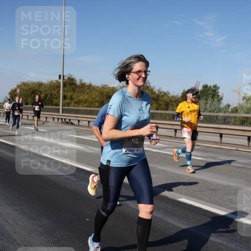03.10.2025 - Köhlbrandbrückenlauf Julia Fischer http://msf.ph/oto/9011983 03.10.2025 13:01:24 Position 3 4560 meine-sportfotos.de
