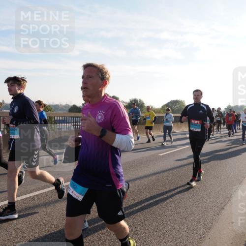 03.10.2025 - Köhlbrandbrückenlauf Fabian Wolf http://msf.ph/oto/9011985 03.10.2025 09:22:49 Position 3 1725, 3562, 3147 meine-sportfotos.de