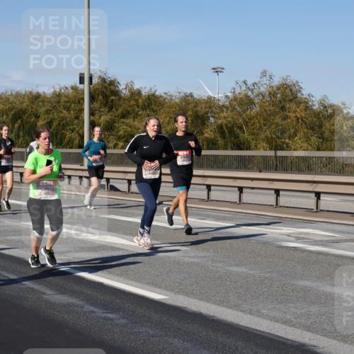 03.10.2025 - Köhlbrandbrückenlauf Julia Fischer http://msf.ph/oto/9011987 03.10.2025 13:01:27 Position 3 676, 5166 meine-sportfotos.de