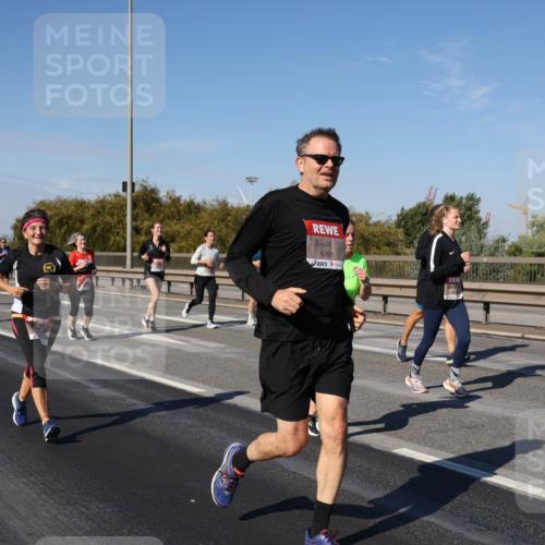03.10.2025 - Köhlbrandbrückenlauf Julia Fischer http://msf.ph/oto/9012003 03.10.2025 13:01:29 Position 3 6761 meine-sportfotos.de