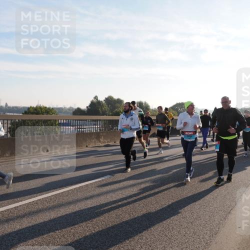 03.10.2025 - Köhlbrandbrückenlauf Fabian Wolf http://msf.ph/oto/9012016 03.10.2025 09:22:52 Position 3  meine-sportfotos.de