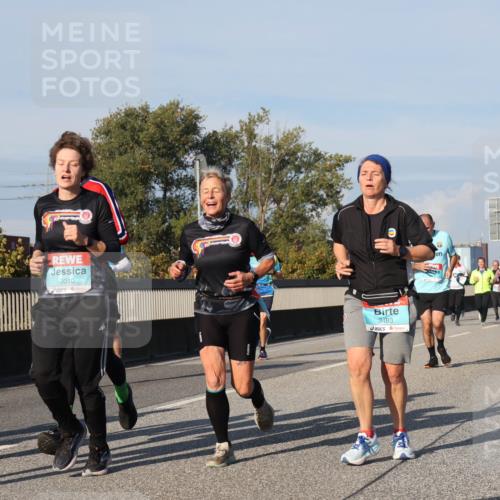03.10.2025 - Köhlbrandbrückenlauf Luisa Fischer http://msf.ph/oto/9012023 03.10.2025 10:54:49 Position 3 3010, 3493 meine-sportfotos.de