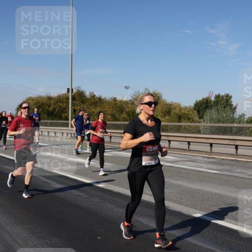 03.10.2025 - Köhlbrandbrückenlauf Julia Fischer http://msf.ph/oto/9012025 03.10.2025 13:01:33 Position 3 6474 meine-sportfotos.de