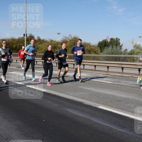 03.10.2025 - Köhlbrandbrückenlauf Julia Fischer http://msf.ph/oto/9012050 03.10.2025 13:01:37 Position 3  meine-sportfotos.de