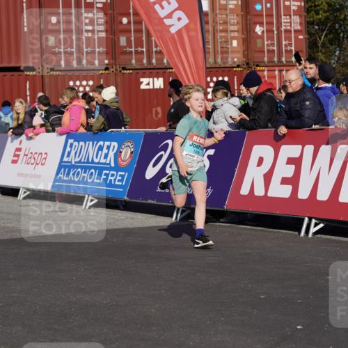 03.10.2025 - Köhlbrandbrückenlauf Michael Burmester http://msf.ph/oto/9012055 03.10.2025 10:12:35 Ziel 1259, 1362, 1487, 1491, 1806, 1865, 2098, 3315, 3643, 3781 meine-sportfotos.de