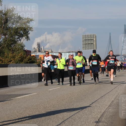 03.10.2025 - Köhlbrandbrückenlauf Luisa Fischer http://msf.ph/oto/9012060 03.10.2025 10:54:52 Position 3 28, 6 meine-sportfotos.de