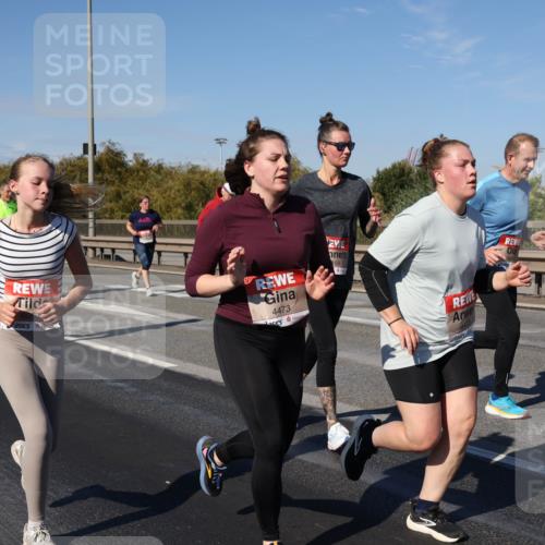 03.10.2025 - Köhlbrandbrückenlauf Julia Fischer http://msf.ph/oto/9012070 03.10.2025 13:01:39 Position 3 6054, 4473, 68, 447 meine-sportfotos.de