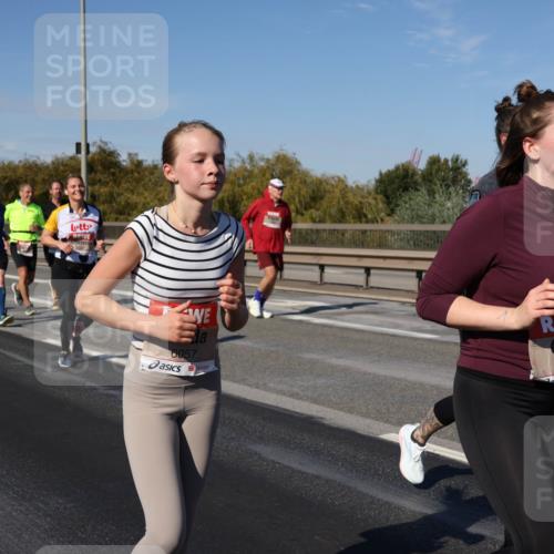 03.10.2025 - Köhlbrandbrückenlauf Julia Fischer http://msf.ph/oto/9012076 03.10.2025 13:01:39 Position 3 6057, 4473 meine-sportfotos.de