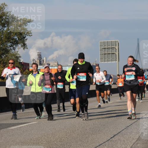 03.10.2025 - Köhlbrandbrückenlauf Luisa Fischer http://msf.ph/oto/9012080 03.10.2025 10:54:54 Position 3 833 meine-sportfotos.de