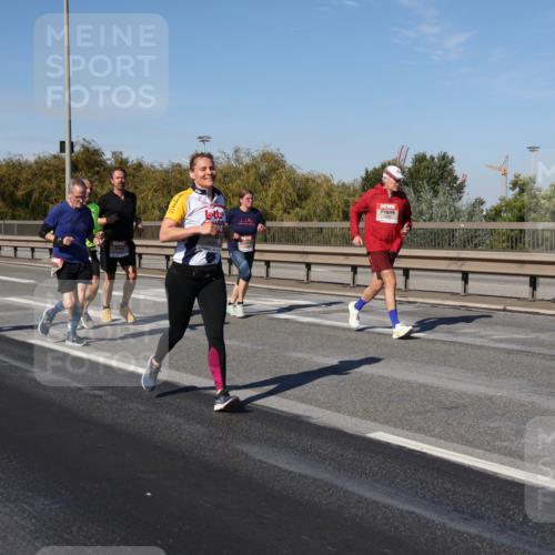 03.10.2025 - Köhlbrandbrückenlauf Julia Fischer http://msf.ph/oto/9012082 03.10.2025 13:01:40 Position 3  meine-sportfotos.de