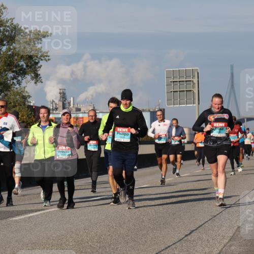03.10.2025 - Köhlbrandbrückenlauf Luisa Fischer http://msf.ph/oto/9012083 03.10.2025 10:54:54 Position 3 1536, 1833 meine-sportfotos.de
