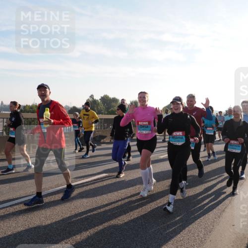 03.10.2025 - Köhlbrandbrückenlauf Fabian Wolf http://msf.ph/oto/9012086 03.10.2025 09:22:54 Position 3 4000, 1977, 2114, 2435 meine-sportfotos.de