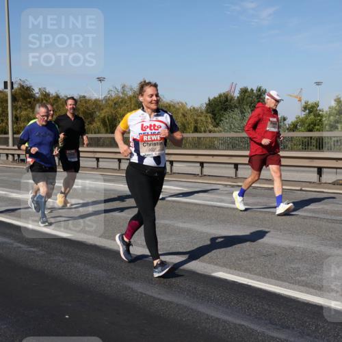03.10.2025 - Köhlbrandbrückenlauf Julia Fischer http://msf.ph/oto/9012088 03.10.2025 13:01:40 Position 3 5031 meine-sportfotos.de