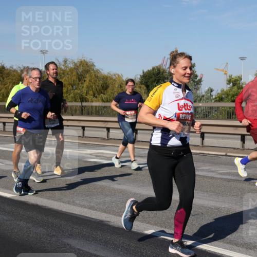 03.10.2025 - Köhlbrandbrückenlauf Julia Fischer http://msf.ph/oto/9012090 03.10.2025 13:01:41 Position 3 31, 5336 meine-sportfotos.de