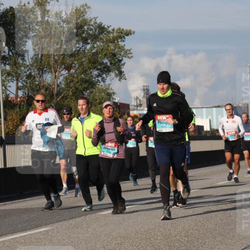 03.10.2025 - Köhlbrandbrückenlauf Luisa Fischer http://msf.ph/oto/9012097 03.10.2025 10:54:55 Position 3 1243, 1536, 1833, 3006 meine-sportfotos.de