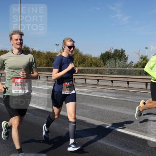 03.10.2025 - Köhlbrandbrückenlauf Julia Fischer http://msf.ph/oto/9012104 03.10.2025 13:01:42 Position 3 5909, 5906, 4495 meine-sportfotos.de
