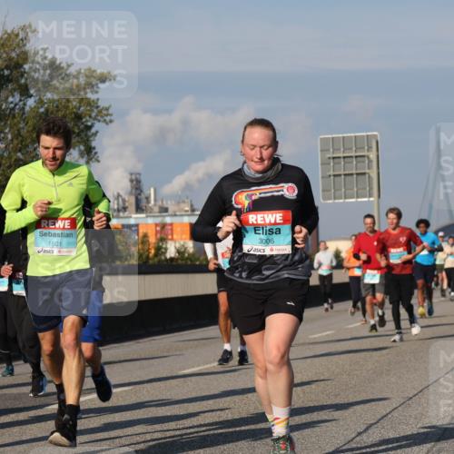 03.10.2025 - Köhlbrandbrückenlauf Luisa Fischer http://msf.ph/oto/9012115 03.10.2025 10:54:57 Position 3 1833, 1601, 3006 meine-sportfotos.de