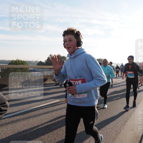 03.10.2025 - Köhlbrandbrückenlauf Fabian Wolf http://msf.ph/oto/9012137 03.10.2025 09:22:56 Position 3 3116 meine-sportfotos.de