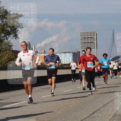 03.10.2025 - Köhlbrandbrückenlauf Luisa Fischer http://msf.ph/oto/9012140 03.10.2025 10:54:59 Position 3 3410 meine-sportfotos.de