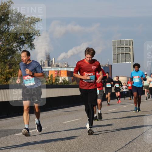 03.10.2025 - Köhlbrandbrückenlauf Luisa Fischer http://msf.ph/oto/9012164 03.10.2025 10:55:01 Position 3 2026 meine-sportfotos.de