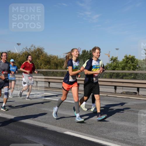 03.10.2025 - Köhlbrandbrückenlauf Julia Fischer http://msf.ph/oto/9012170 03.10.2025 13:01:57 Position 3  meine-sportfotos.de