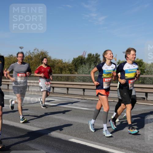 03.10.2025 - Köhlbrandbrückenlauf Julia Fischer http://msf.ph/oto/9012172 03.10.2025 13:01:58 Position 3  meine-sportfotos.de