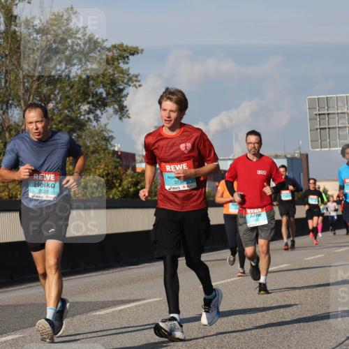 03.10.2025 - Köhlbrandbrückenlauf Luisa Fischer http://msf.ph/oto/9012173 03.10.2025 10:55:02 Position 3 2026, 3738, 1375 meine-sportfotos.de