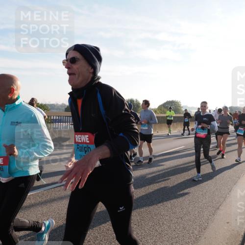 03.10.2025 - Köhlbrandbrückenlauf Fabian Wolf http://msf.ph/oto/9012180 03.10.2025 09:22:57 Position 3 2315, 20, 1861, 311 meine-sportfotos.de