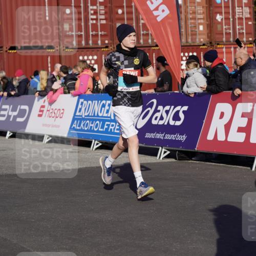 03.10.2025 - Köhlbrandbrückenlauf Michael Burmester http://msf.ph/oto/9012182 03.10.2025 10:12:40 Ziel 1259, 1387, 1392, 1491, 1806, 1865, 1877, 1909, 1933, 2098, 3643 meine-sportfotos.de