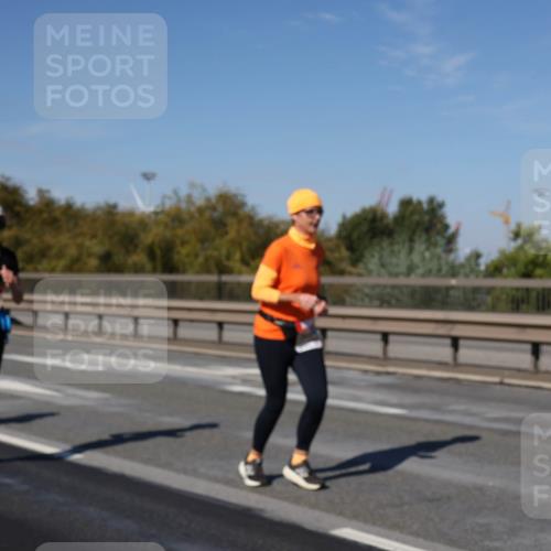 03.10.2025 - Köhlbrandbrückenlauf Julia Fischer http://msf.ph/oto/9012187 03.10.2025 13:02:04 Position 3  meine-sportfotos.de