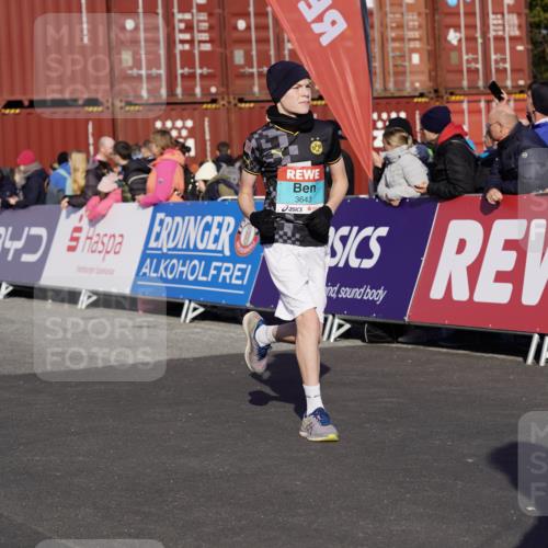 03.10.2025 - Köhlbrandbrückenlauf Michael Burmester http://msf.ph/oto/9012192 03.10.2025 10:12:40 Ziel 1259, 1387, 1392, 1491, 1806, 1865, 1877, 1909, 1933, 2098, 3643 meine-sportfotos.de
