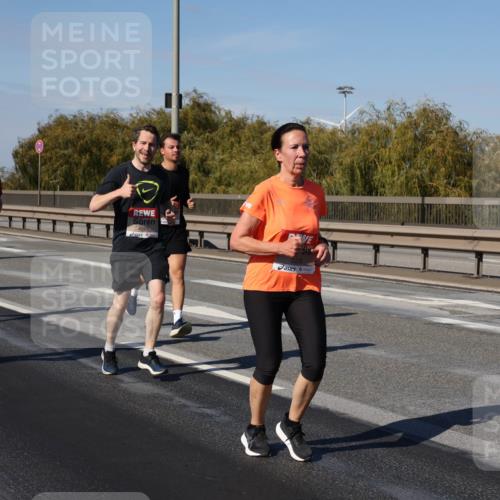 03.10.2025 - Köhlbrandbrückenlauf Julia Fischer http://msf.ph/oto/9012218 03.10.2025 13:02:14 Position 3 5943, 4988 meine-sportfotos.de
