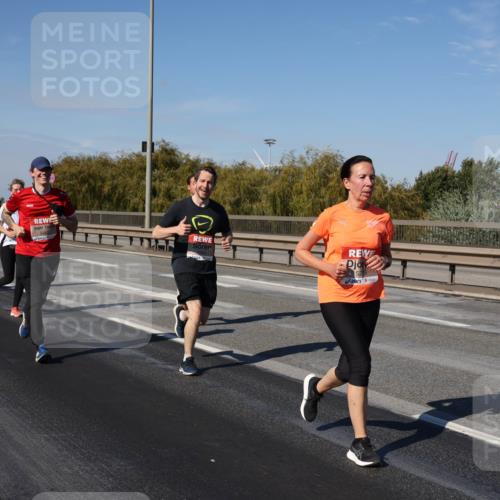 03.10.2025 - Köhlbrandbrückenlauf Julia Fischer http://msf.ph/oto/9012221 03.10.2025 13:02:14 Position 3 52 meine-sportfotos.de