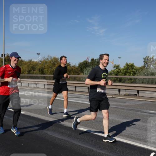 03.10.2025 - Köhlbrandbrückenlauf Julia Fischer http://msf.ph/oto/9012227 03.10.2025 13:02:15 Position 3  meine-sportfotos.de