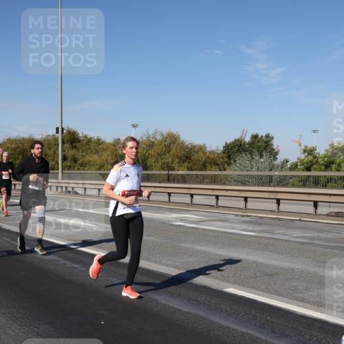 03.10.2025 - Köhlbrandbrückenlauf Julia Fischer http://msf.ph/oto/9012236 03.10.2025 13:02:16 Position 3  meine-sportfotos.de