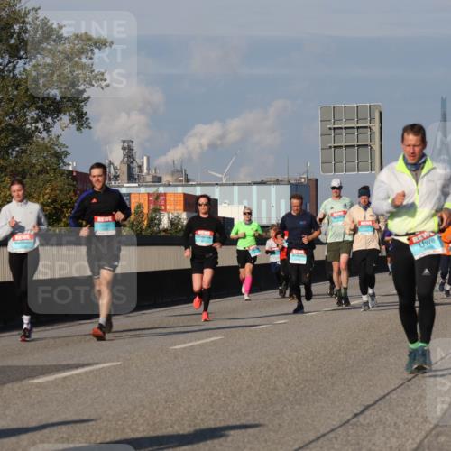 03.10.2025 - Köhlbrandbrückenlauf Luisa Fischer http://msf.ph/oto/9012243 03.10.2025 10:55:08 Position 3  meine-sportfotos.de