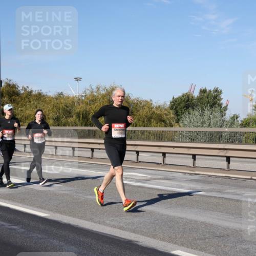 03.10.2025 - Köhlbrandbrückenlauf Julia Fischer http://msf.ph/oto/9012252 03.10.2025 13:02:19 Position 3 5115 meine-sportfotos.de