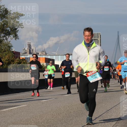 03.10.2025 - Köhlbrandbrückenlauf Luisa Fischer http://msf.ph/oto/9012258 03.10.2025 10:55:10 Position 3 1229, 1367 meine-sportfotos.de