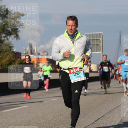 03.10.2025 - Köhlbrandbrückenlauf Luisa Fischer http://msf.ph/oto/9012264 03.10.2025 10:55:11 Position 3 1367 meine-sportfotos.de