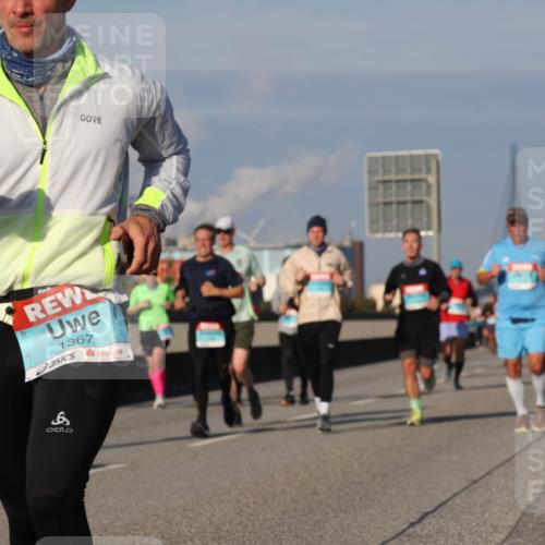03.10.2025 - Köhlbrandbrückenlauf Luisa Fischer http://msf.ph/oto/9012280 03.10.2025 10:55:12 Position 3 1367 meine-sportfotos.de