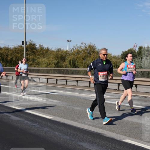 03.10.2025 - Köhlbrandbrückenlauf Julia Fischer http://msf.ph/oto/9012304 03.10.2025 13:02:33 Position 3 6084, 5027 meine-sportfotos.de