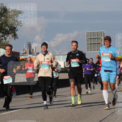 03.10.2025 - Köhlbrandbrückenlauf Luisa Fischer http://msf.ph/oto/9012305 03.10.2025 10:55:14 Position 3 2449, 10, 1408, 1525, 2027, 2801, 1286 meine-sportfotos.de