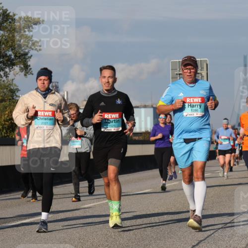 03.10.2025 - Köhlbrandbrückenlauf Luisa Fischer http://msf.ph/oto/9012316 03.10.2025 10:55:15 Position 3 11, 1408, 2027, 1525, 1286 meine-sportfotos.de