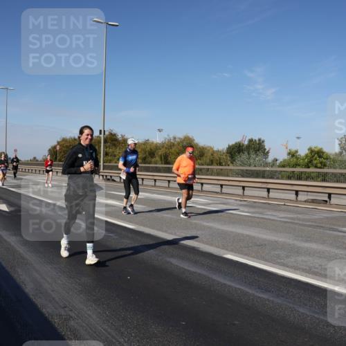 03.10.2025 - Köhlbrandbrückenlauf Julia Fischer http://msf.ph/oto/9012322 03.10.2025 13:02:38 Position 3  meine-sportfotos.de