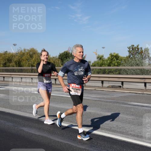 03.10.2025 - Köhlbrandbrückenlauf Julia Fischer http://msf.ph/oto/9012344 03.10.2025 13:02:44 Position 3 6573 meine-sportfotos.de