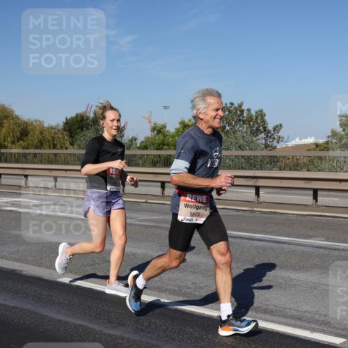 03.10.2025 - Köhlbrandbrückenlauf Julia Fischer http://msf.ph/oto/9012346 03.10.2025 13:02:44 Position 3 6573 meine-sportfotos.de