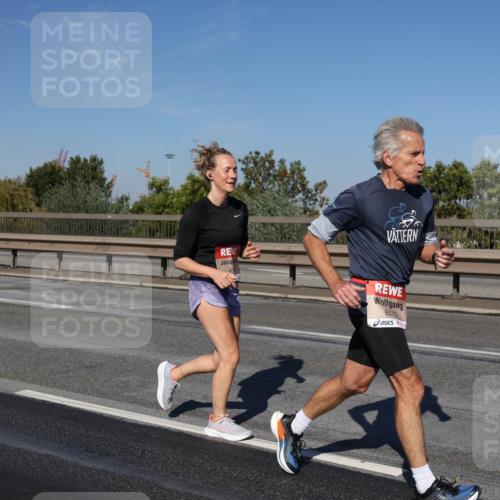 03.10.2025 - Köhlbrandbrückenlauf Julia Fischer http://msf.ph/oto/9012349 03.10.2025 13:02:45 Position 3 6573 meine-sportfotos.de